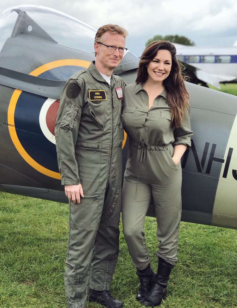 Amazing Day Flying Spitfires with @AeroLegendsUK 🇬🇧
