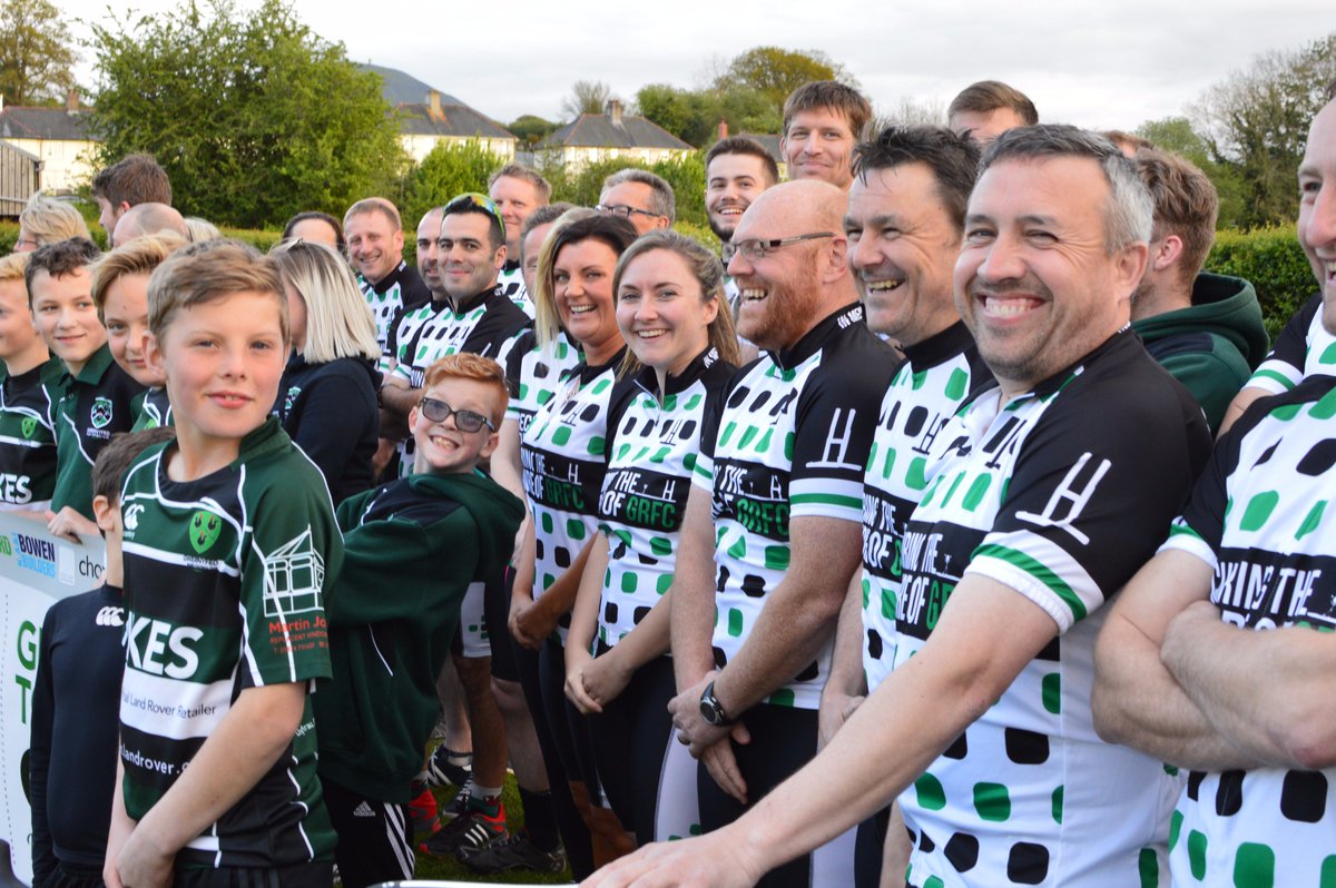 WelshRugbyUnion's tweet photo. Players, volunteers and supporters of @GwernyfedRFC have set off on epic north to south bike ride to buy pitches https://t.co/zUk4cpBrXr 👍👏🏉 https://t.co/8UEV1TmdNZ