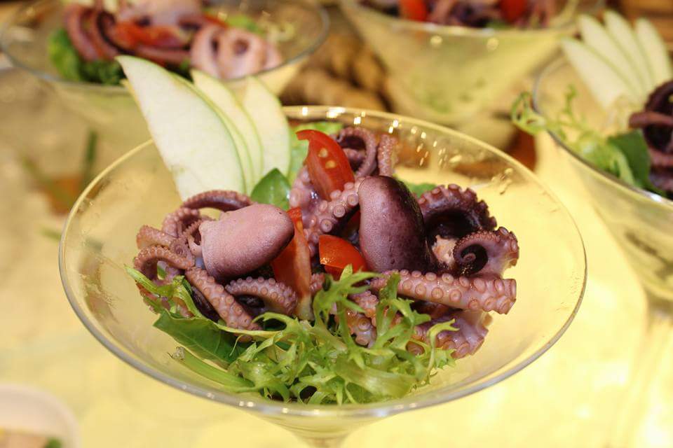 kamald1983's tweet photo. Exquisite seafood delicacies served  @TridentChennai #TridentExperiences @TridentHotels https://t.co/93KKHIhO7p
