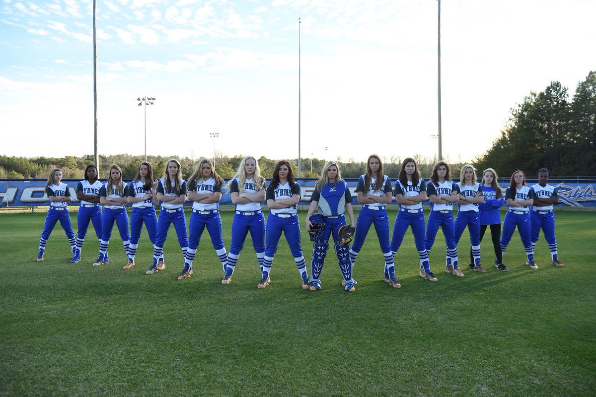 s_kingdom02's tweet photo. GAMEDAYY!! State game 3! @ Clinton high school @ 6:30 vs. white knoll 😈 come out and be loud!😈😈💍 #unfinishedbusiness #2d4s #team31 https://t.co/DHE1yhIrJP