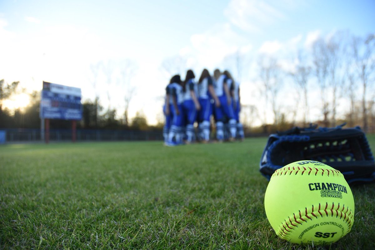s_kingdom02's tweet photo. GAMEDAYY!! State game 3! @ Clinton high school @ 6:30 vs. white knoll 😈 come out and be loud!😈😈💍 #unfinishedbusiness #2d4s #team31 https://t.co/DHE1yhIrJP