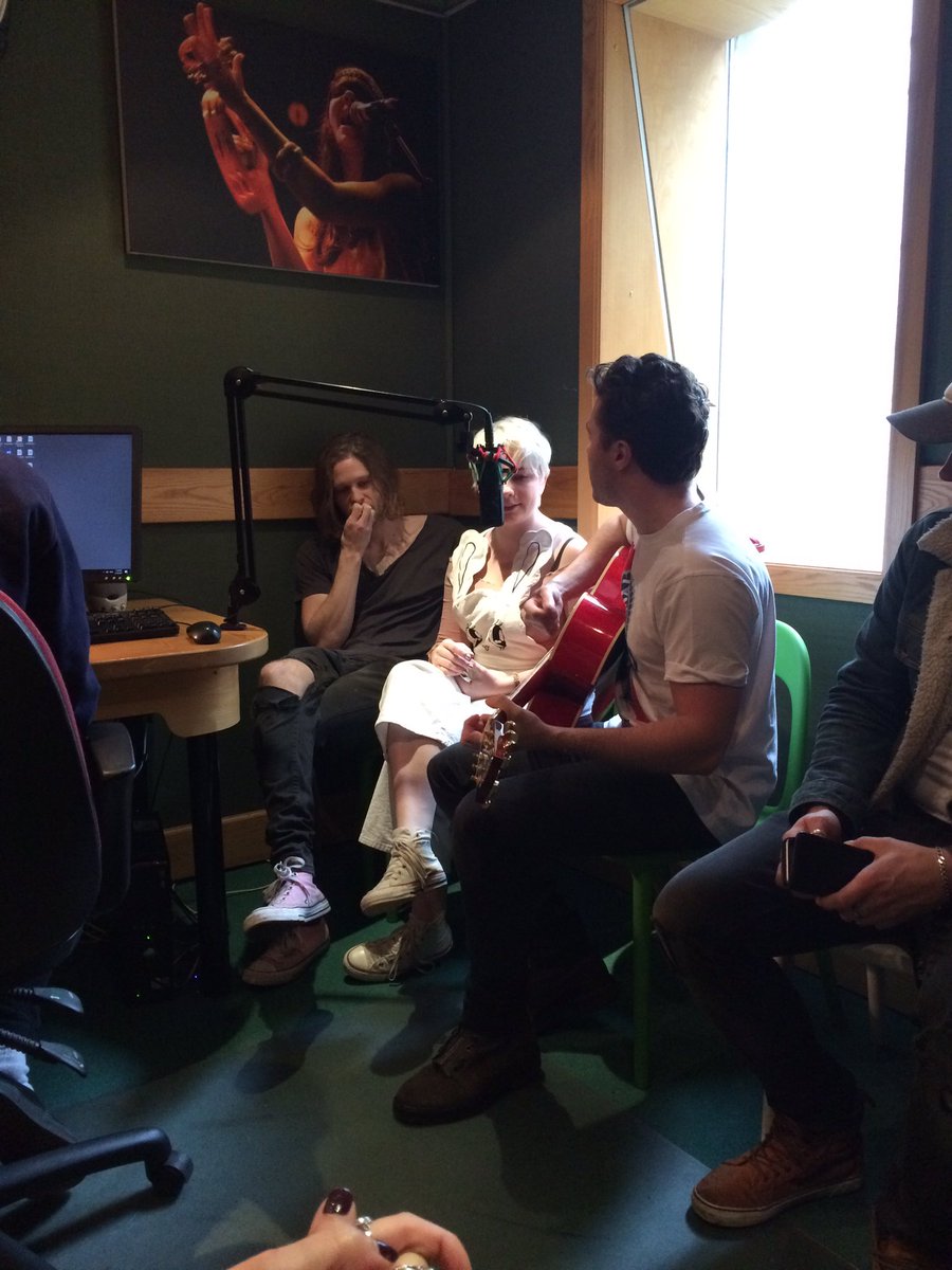 @TheWildThingsUK session and interview with <a href="/JuiceBrighton/">Capital Brighton</a> <a href="/Fox1038/">James Fox</a> before The Alternate Escape gig tonight!!