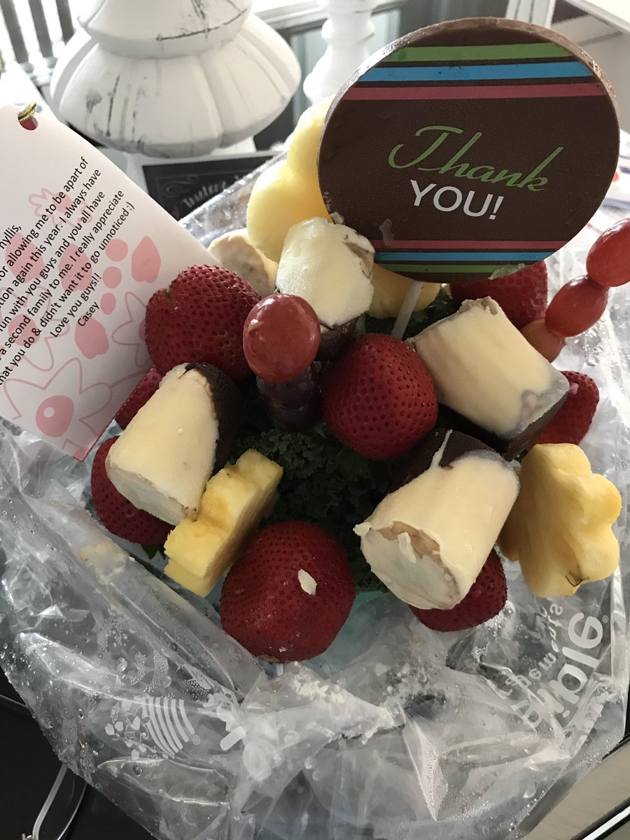 PhyllisJonesRF's tweet photo. Yummy!!! Thank you Casey for joining our family on our excursions!! We love having your smiling face with us😘 https://t.co/5KgOz2rCxH