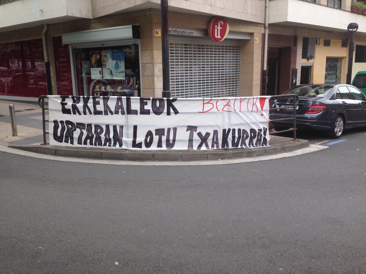 BGMbergara's tweet photo. Sistemarekin amaitu eta alternatibak sortuz EuskalHerri aske bat lortzeko bidean eredu zaretelako! #ArgiibiliErreka #HerriaVSkapitala! #ACAB https://t.co/kTZ6Pd5GfE