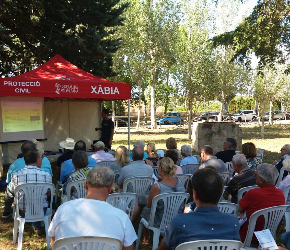 Medi_XXI_GSA's tweet photo. #NonStop #MovingBaby
Hui també ha vingut molta gent!! Urbanització "El Rafelet" de #Xàbia
Taller de #prevenció i #autoprotecció #IIFF #IUF https://t.co/O24KtTgMoi