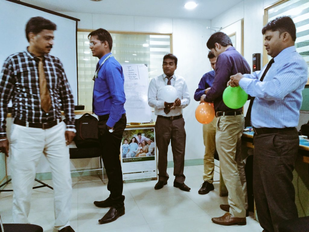 SWARAJKACHARJEE's tweet photo. Team Building activity by the participants at #ReligareSecuritiesLtd , RIZ Building, #Lucknow #TeamAIMazing https://t.co/rhFQFBls3M