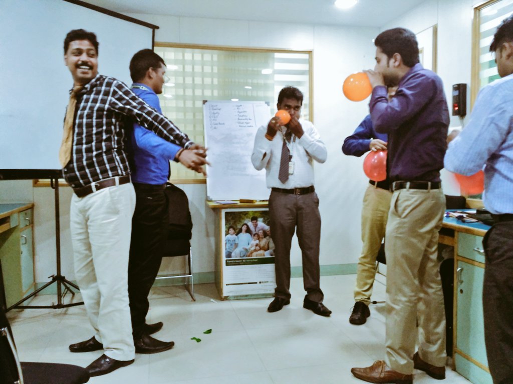 SWARAJKACHARJEE's tweet photo. Team Building activity by the participants at #ReligareSecuritiesLtd , RIZ Building, #Lucknow #TeamAIMazing https://t.co/rhFQFBls3M