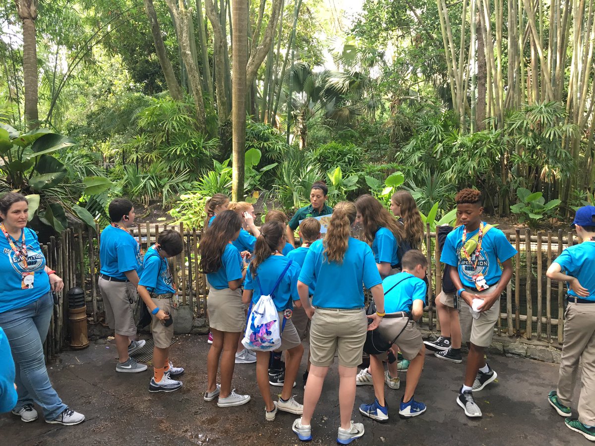 HendrrRosie's tweet photo. #NBHCA 6th Graders at #Animsl Kingdom YES Program! @MJMcLaughlin2 @RobideauArt @chapmjp https://t.co/UKN4aPJ8jY
