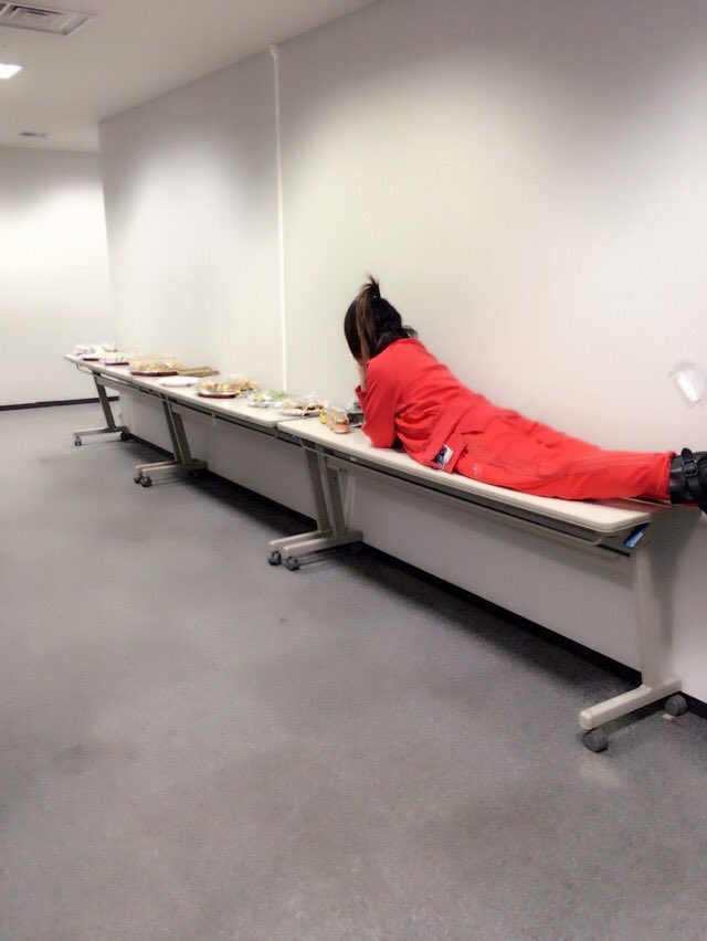 mamotui_'s tweet photo. なんばハッチ、セミファイナルありがとう(^-^)すごーー楽しかった!!やっぱ関西すごいですわ。

とりあえず今日発表された事

9月に関西ワンマンツアー
『VISUAL IS DEAD-Returns-』決定!!

詳しくはまた後ほど！ https://t.co/LbW9PY8Yyk