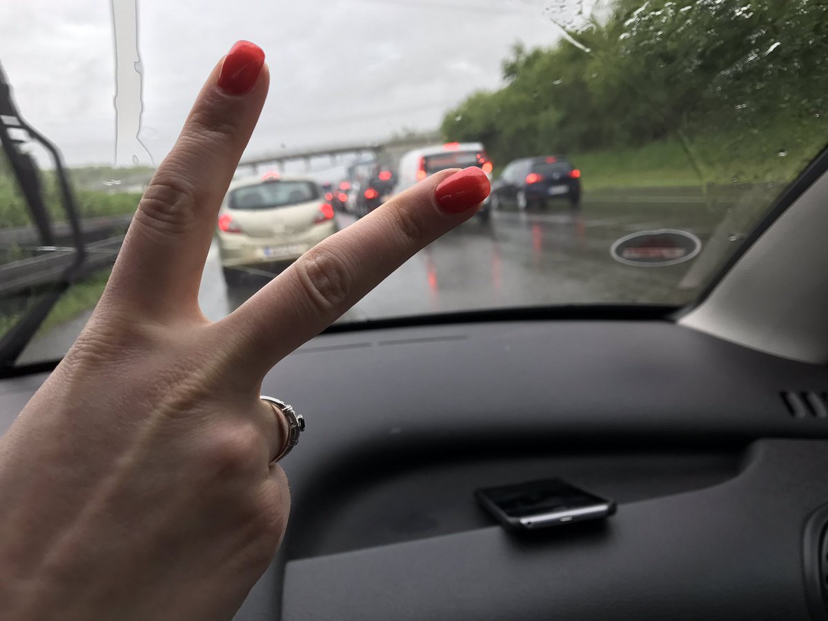 recruitingwitt's tweet photo. Wir sind unterwegs (nennen wir es mal so) #pm20af @MyGenY @pm2null #stau #hierstehnalle #hungerunddurst #noch15minuten https://t.co/mV47smuHYT