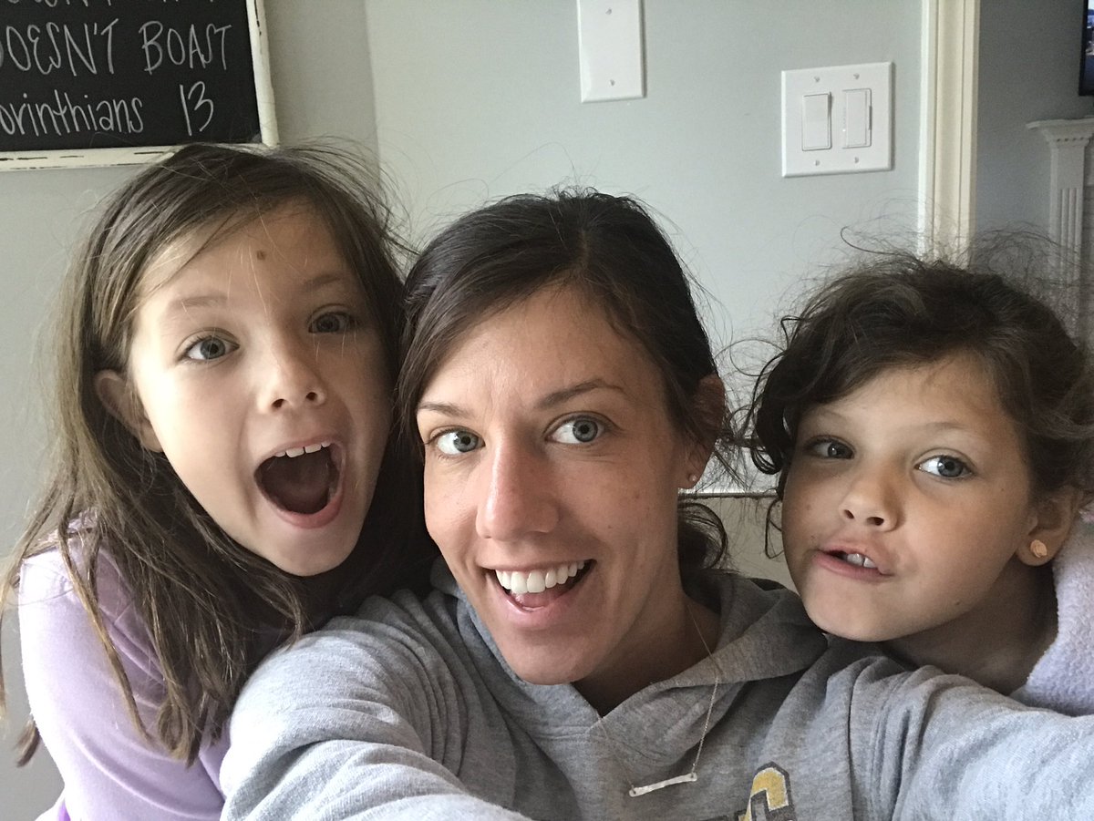 ashleyeafisher's tweet photo. We 💗 TO! #TaraTech #digitalopenhouse #morningselfie https://t.co/osvgYL5H4I