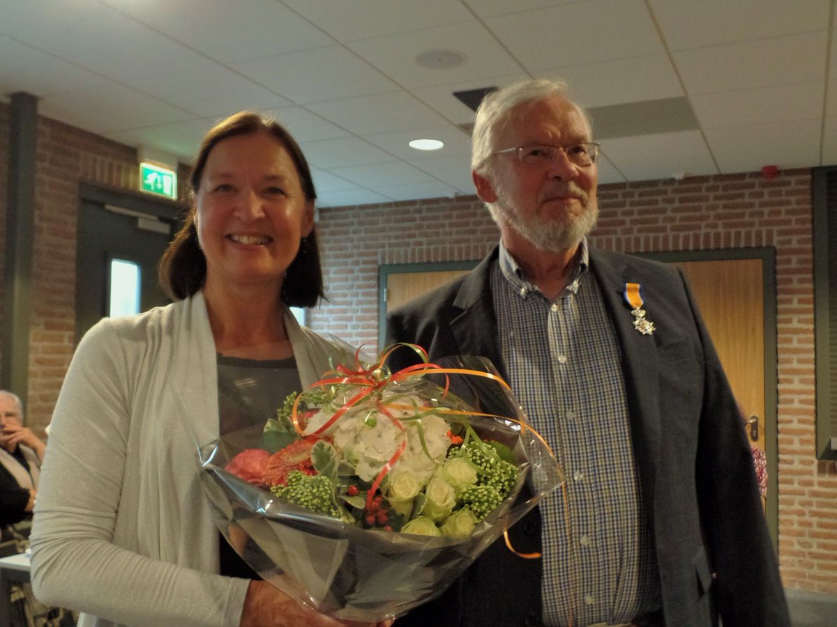 De_Vonk's tweet photo. Koninklijke onderscheiding voor organist Roel Pot: https://t.co/DNf1DfjOtU https://t.co/cDZaHe9AYC