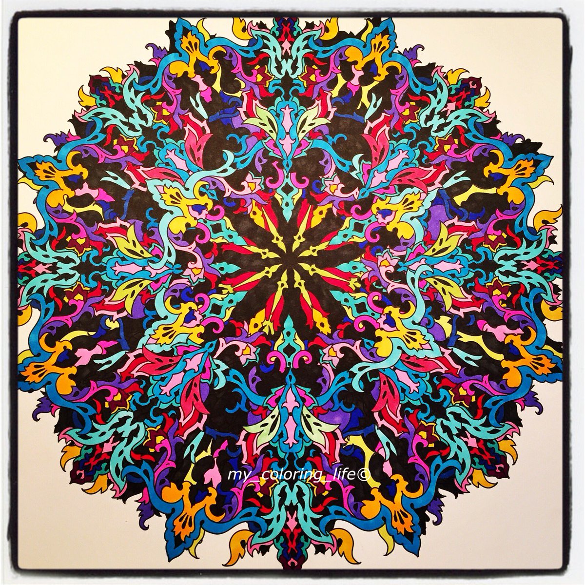 #mandala #twinmarkers #spectrumnoir #colorista #ColoringBook #adultcolouringbook #my_coloring