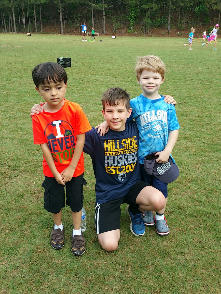 HillsideES's tweet photo. What's the big deal?  Field day is run by all 5th graders.5th gr. buddies &amp; competition. What could be more fun? #wearehillside #fieldday17 https://t.co/OldTQ1mkcj