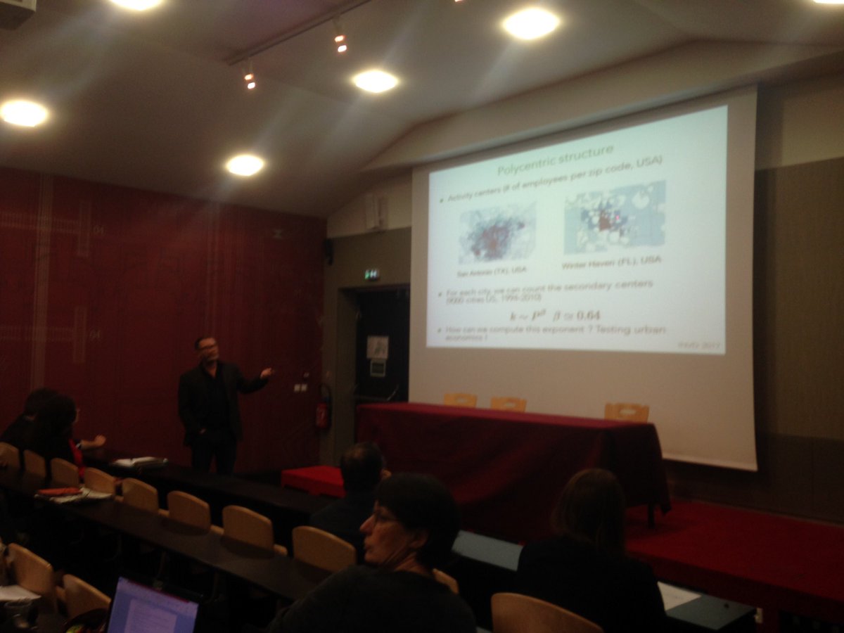 eivp_paris's tweet photo. Innovations Numérique au Service de la Ville Durable Marc Barthélémy du#CEA "comprendre les structures et dynamiques urbaines avec les data" https://t.co/Om9lZptU3Z
