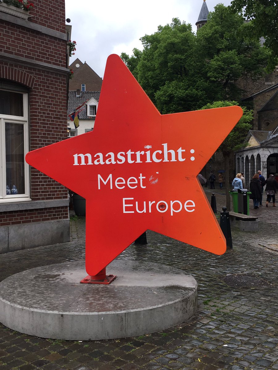 MiSchoMe's tweet photo. #Maastricht #Netherlands #MeetEurope #RainyDay #stillhavingfun https://t.co/AlcbdIrqUD