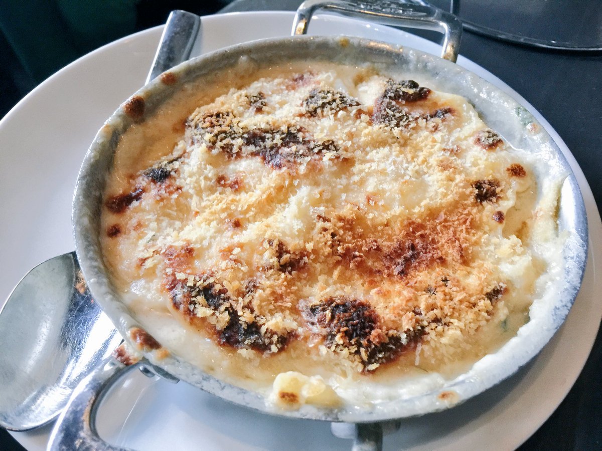 You can't go to <a href="/TheCarbonBar/">The Carbon Bar</a> without ordering their Pit Master Platter and their mac n cheese #foodie #tofoodie 👊