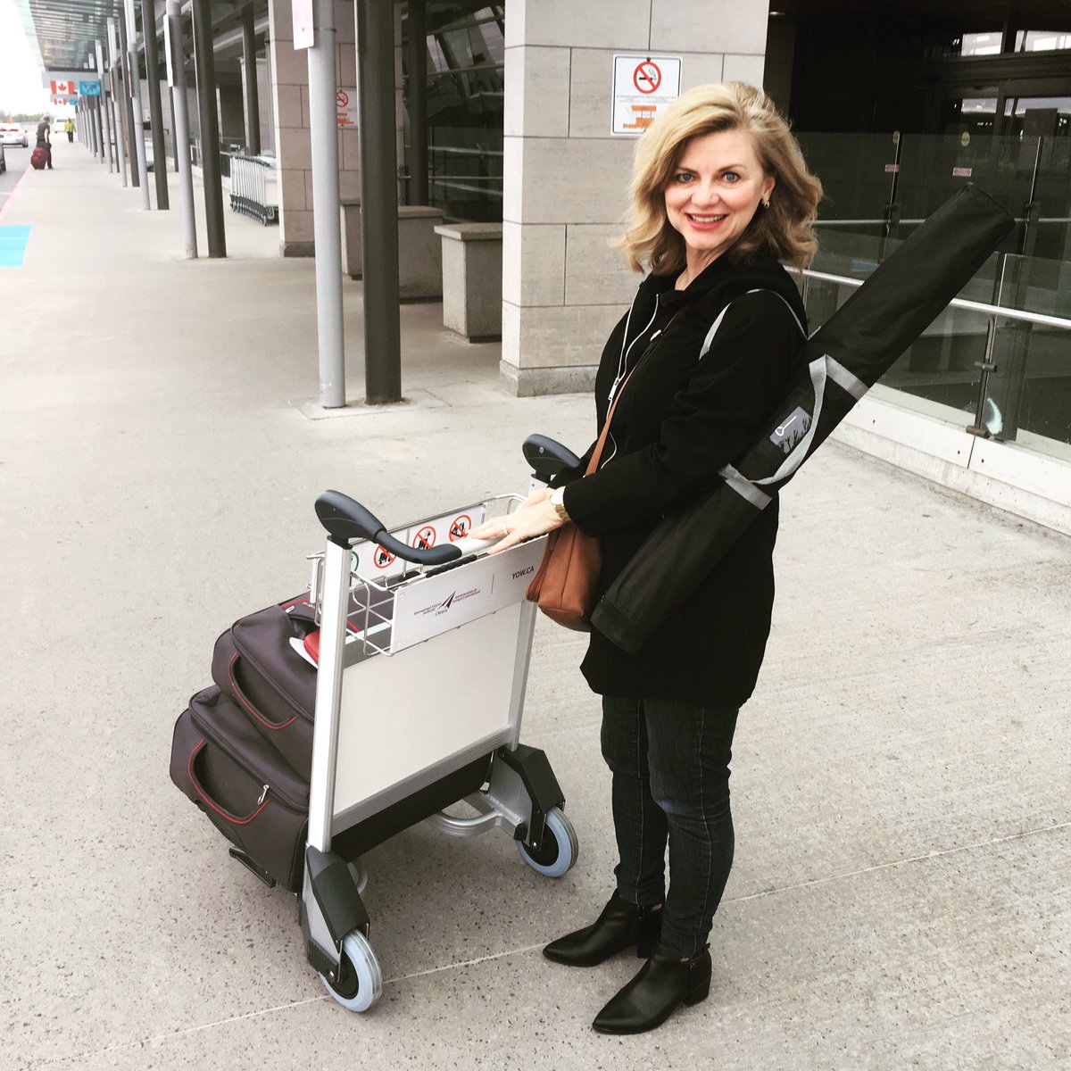 ismsea's tweet photo. ✈️ to YYZ then in to Waterloo to #oflo2017 to exhibit for @ismglbl .  3000 youth and young adults gathering ! #paoc #ismglobal https://t.co/xK6cWR7AYK