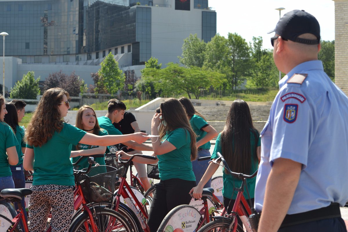 policia_bashkia's tweet photo. Policia Bashkiake për mbarëvajtjen e aktivitetit "Pedalo për një  qytet të pastër". https://t.co/VXNppc3aIn