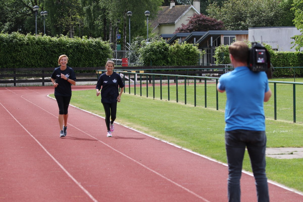 SportatStirling's tweet photo. Athletics stars Zola Budd &amp; @Lizmccolgan were @StirUni today talking to @STVNews ahead of Sunday's @Great_Run #StirlingMarathon #starstruck https://t.co/jK59DCeW5R