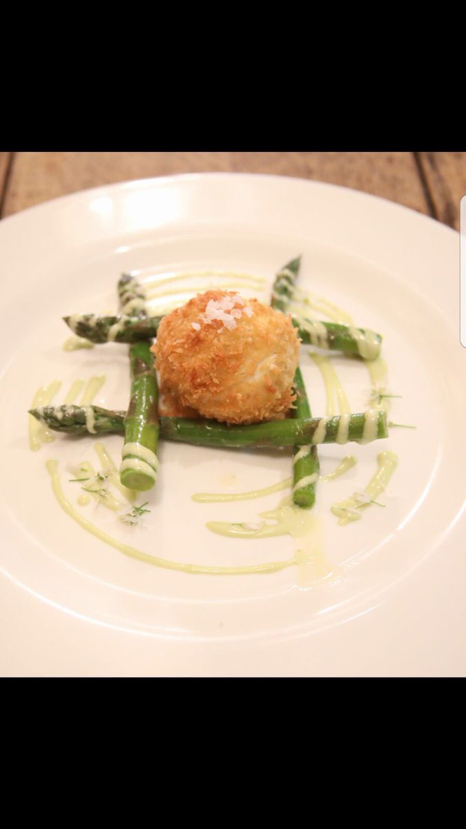 DeesonsBritish's tweet photo. Amazing new menu being launched on Wednesday 14th June. New menu  will give you more choice and will be presented in a completely fresh way👌 https://t.co/j88jwkR9pM