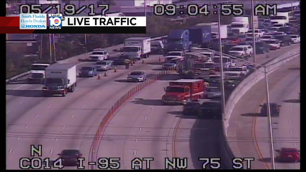 Crash on I-95 SB Express approaching NW 79th St #traffic https://t.co/tmzfXjVdCS