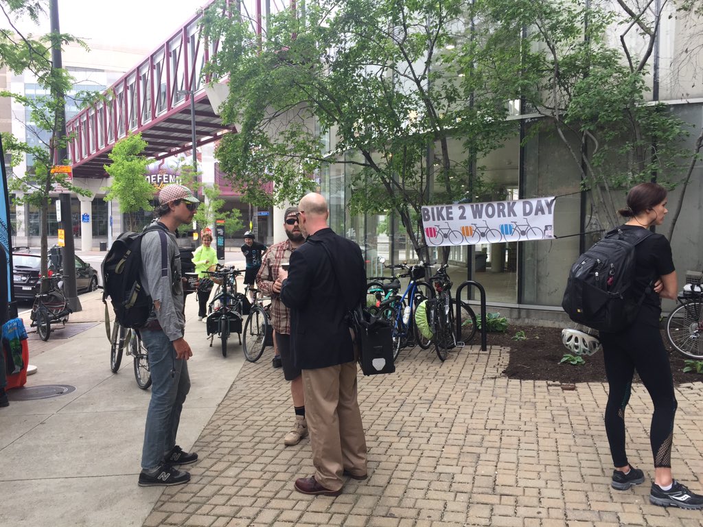 clebikerack's tweet photo. Great crowds for #BiketoWorkDay2017! Thanks @Bike_CLE &amp; @GCRTA for making #CLE cycle commuting possible! See you in #dtCLE next month https://t.co/3C98wuIcy8
