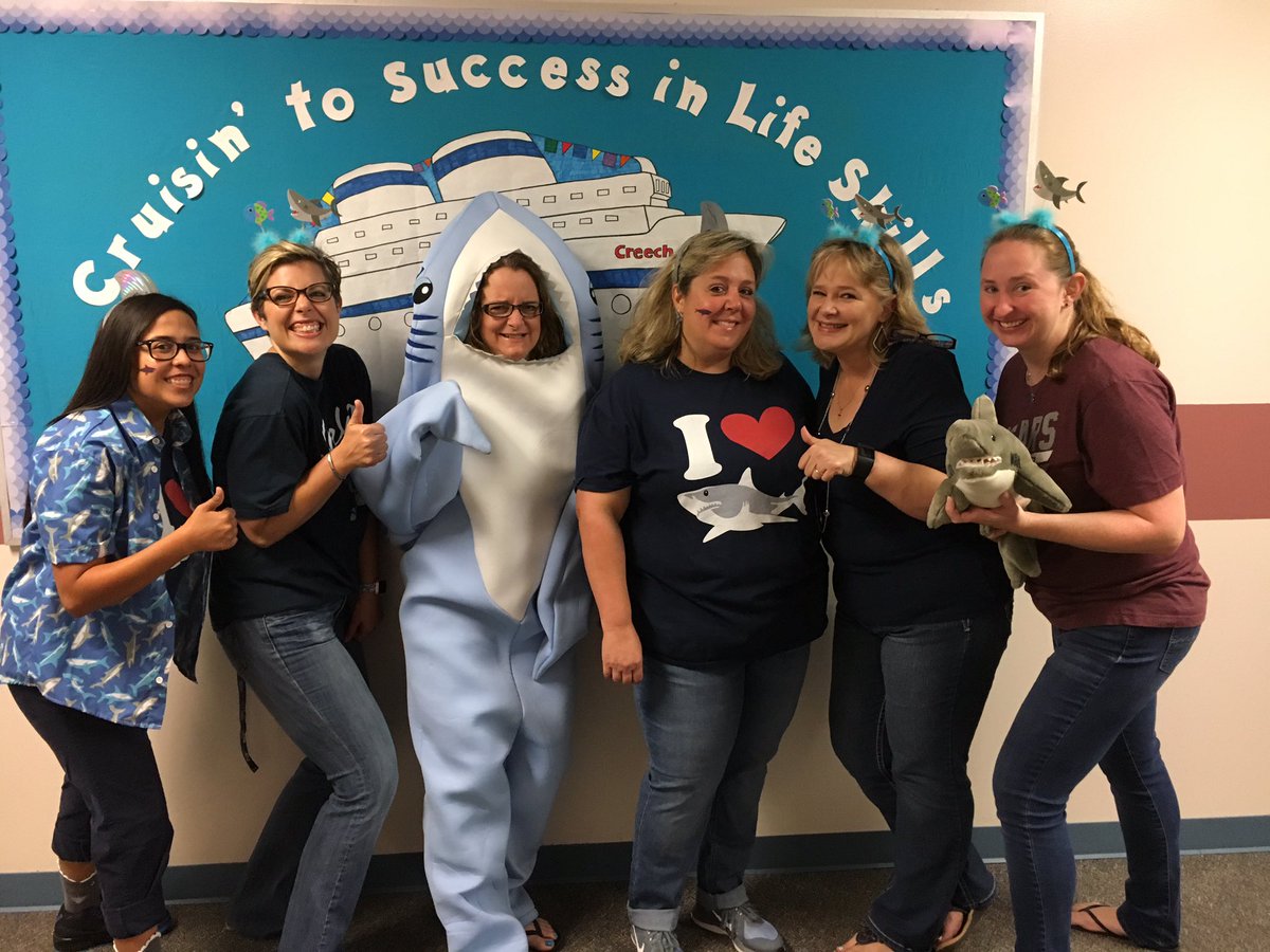The last SHARKTASTIC Friday of the year! <a href="/eublucas98/">Euberta Lucas</a> @NurseKari113 @mrslauravpope @JennyGardner215 <a href="/Gardners_class/">Mrs. Gardner</a> <a href="/ammorvant/">Amanda Morvant</a>