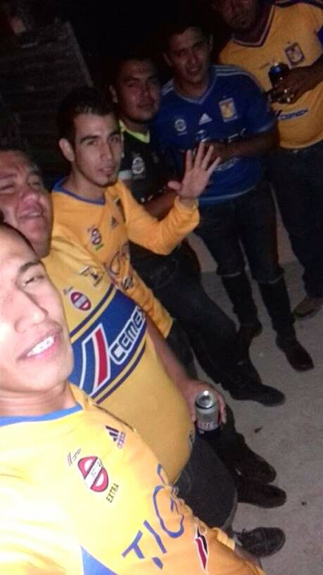 adrianv199's tweet photo. #TigresPorLaSexta puro tigre de corazon espero nos visites pronto @10APG para que te tomes uns drinks y una cena desde mina nuevo leon... https://t.co/OUepvEuagQ