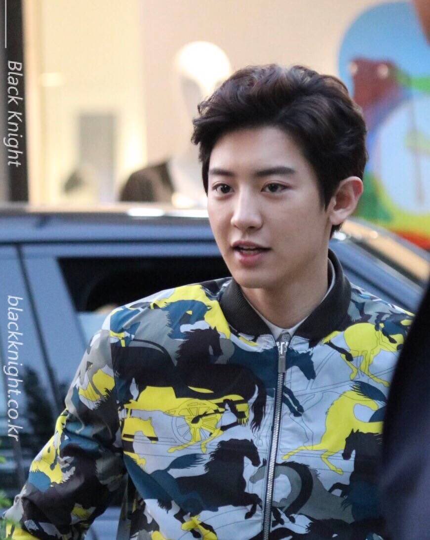 CHANBAEK_FAMILY's tweet photo. ผมดำคู่กันล้าวว⚫️⚫️

(cr; black knight, overflow) https://t.co/4svDvwRUNY