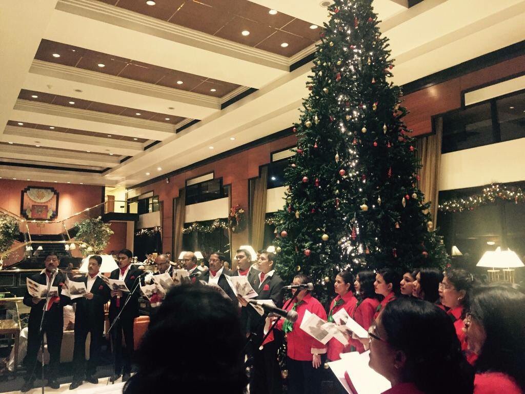 brianlobo21's tweet photo. Christmas Carols @TridentMumbai @TridentHotels #TridentExperiences https://t.co/NEkvYqyYC6