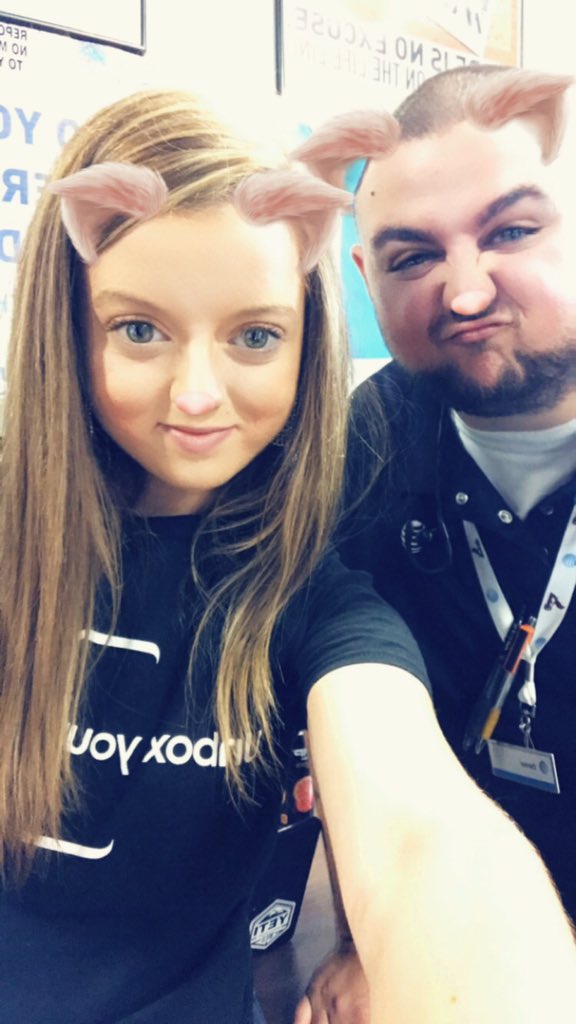 LayneLFinnegan's tweet photo. Early morning table day fun at the #DTVGarage #MidStatesProud #WinLocal https://t.co/uZR9mFIXjy