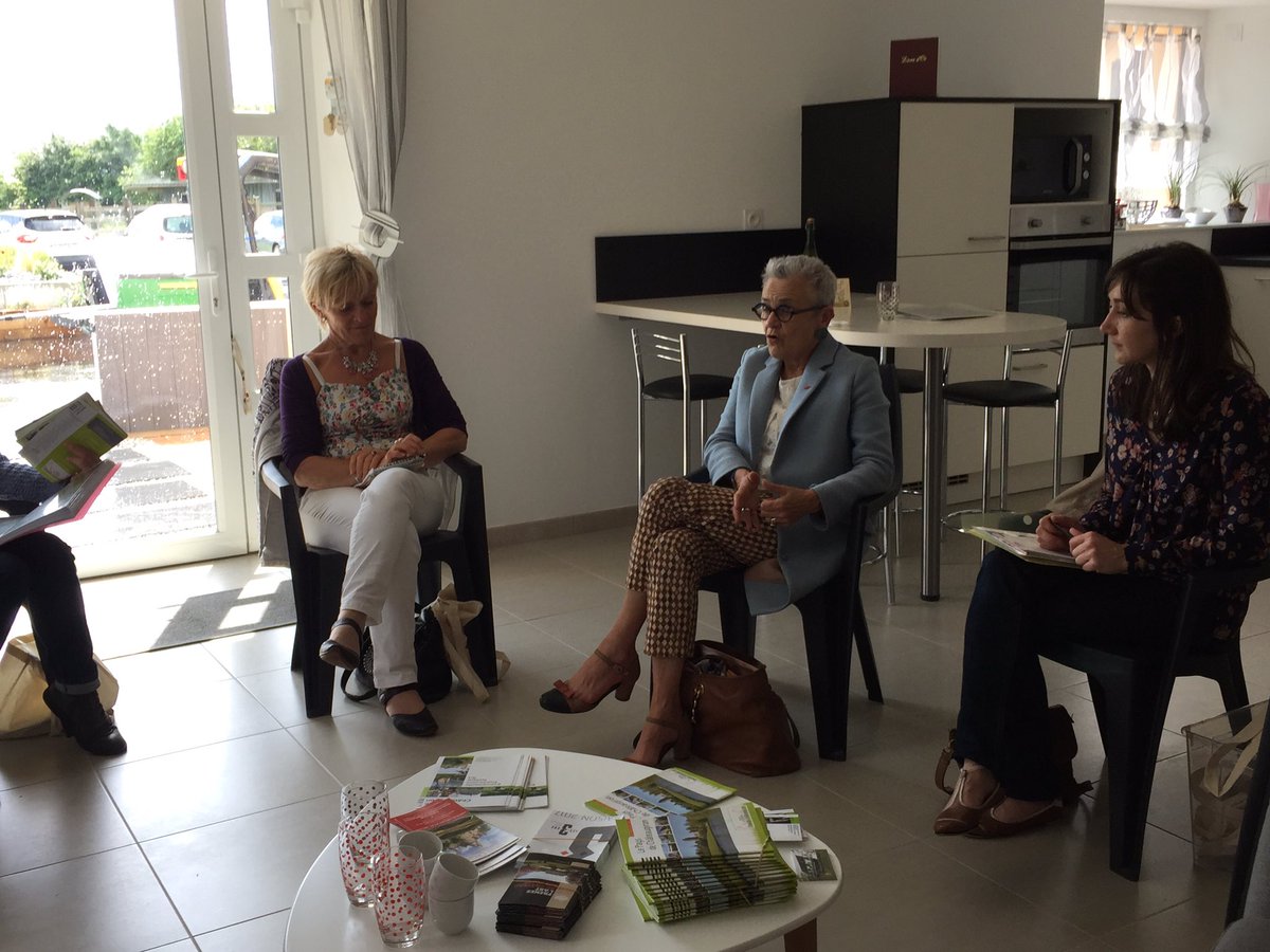 thaliemarch's tweet photo. Réunion office du Tourisme Pays de Chateaugiron avec Françoise Gatel maire de Chateaugiron et Sénatrice au Gites de Bénazé https://t.co/CEXMuU9dYg