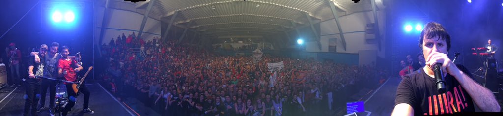 ciroylospersas's tweet photo. Gracias Santa Rosa por la fiesta de anoche! Público caliente como pocos! Espero nos volvamos a ver pronto https://t.co/aO1wRvSGck
