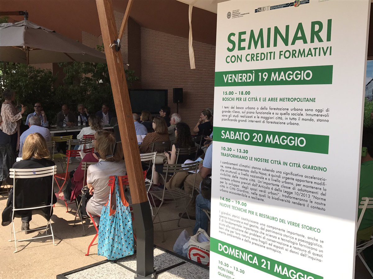 PaesaggioFest's tweet photo. Seminari #Arpeg, @architettiroma e #Irvit, al Festival del Verde e del Paesaggio, anche domani e domenica! #architettura #corsi #paesaggio https://t.co/STfHw6eIgc