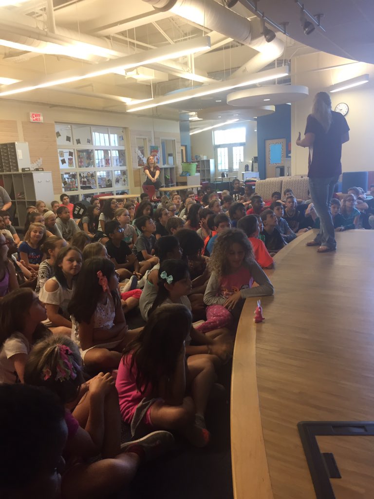 klblake9's tweet photo. I will miss this next year! #slccrocks #fearsomeflyers @napls @napls_es_slcC @KatherineRNowak @MrsKateThoma @teacherkpratt @callahanmrs1 https://t.co/eFhbNw37Dx