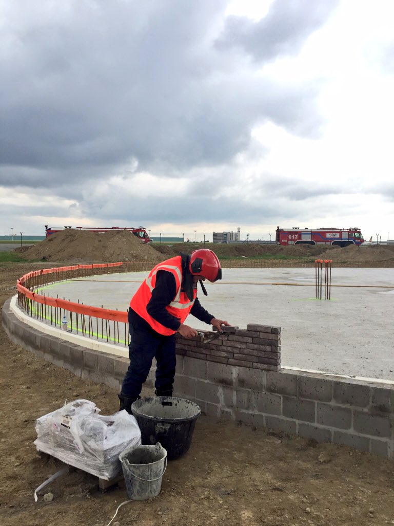 Brussels Airport tweet media
