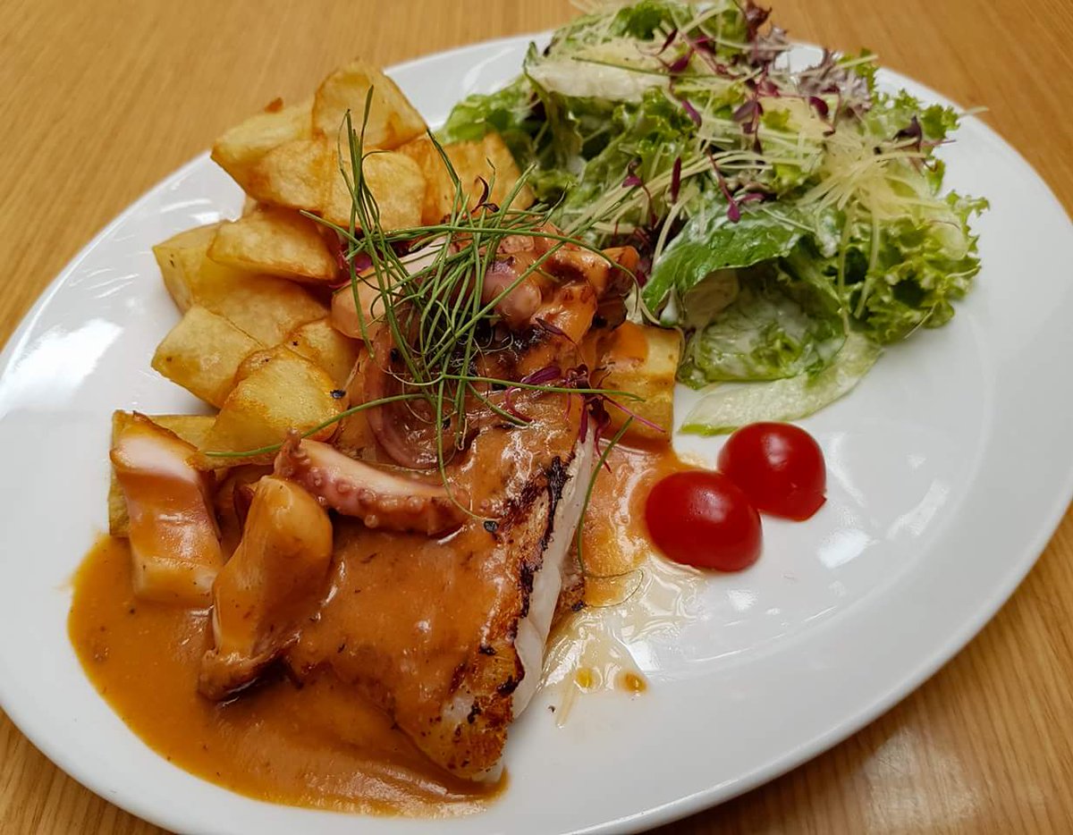 DianaGarciaChef's tweet photo. ¡No dejes de disfrutar nuestro #especialdeldía de la #calle70! #FiletedeCorvina
https://t.co/idTaGZEM68 https://t.co/fXD0hvOJEs