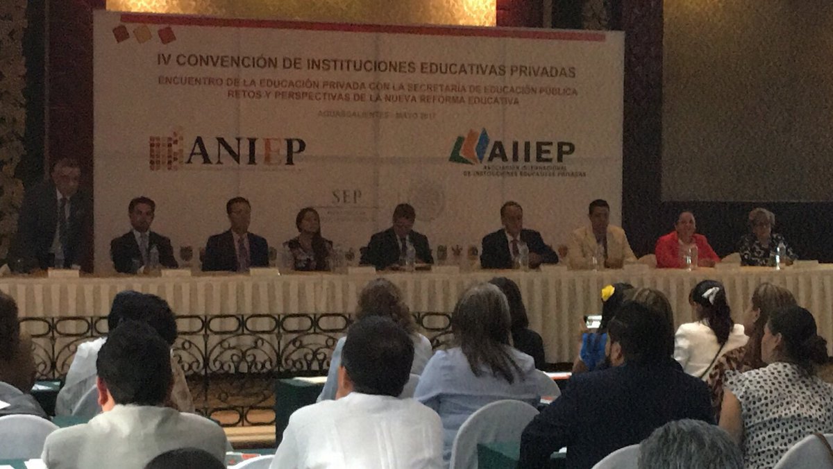 nosmuevelapaz's tweet photo. Hoy en Aguascalientes, #NosMueveLaPaz participa en la IV Convención de Instituciones Educativas Privadas. @SEGOB_mx #ANIEP #AIIEP https://t.co/y4qsJQFw4e