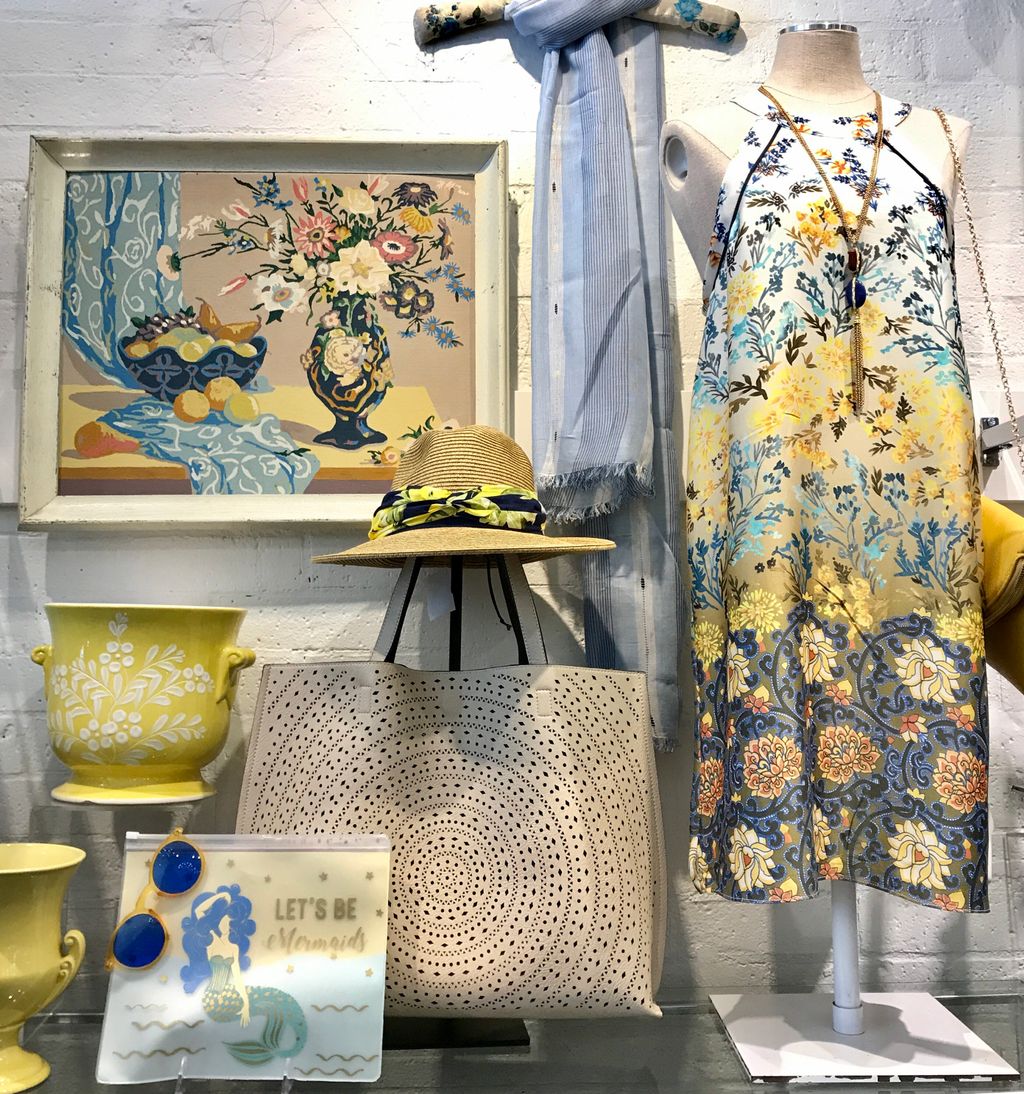 ambianceSF's tweet photo. Enjoy the sunny hours ๐ผโ๏ธ#EverlyClothing #MyKitsch #StreetLevelBags #TGIF https://t.co/wEiceTcW5m