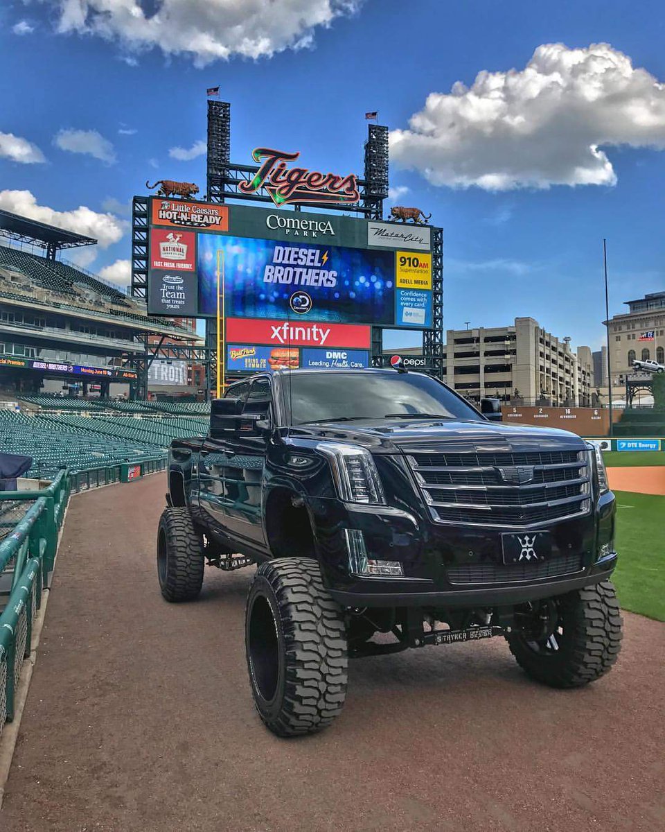 redbeard_viking's tweet photo. Would you drive this? ⚾🇺🇸⚾🇺🇸⚾ https://t.co/QyD3zoreZ4