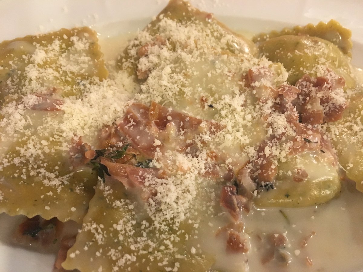 poderescroce's tweet photo. Una delle #ricette del #laboratoriodicucina del 31 maggio
#Ravioli di #patate con #farinadiavena #pomodorini #timo
https://t.co/rrimHc24fz https://t.co/kvAwoBep3Q