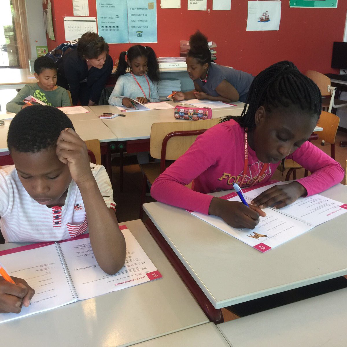 Leerlab's tweet image. Op Crescendo staan de leerlingen vandaag 'oog in oog' met spreekwoorden en gezegden. #Leerlabtaal #leerlab