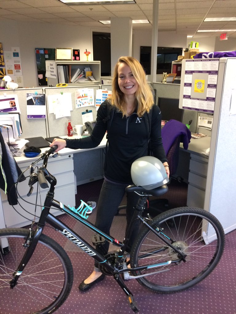AAGustafsonMN's tweet photo. First #BikeToWorkDay = best #FridayFeeling ☝️🚴🏼‍♀️ @Affinity_Plus https://t.co/BmHuQfgrFm