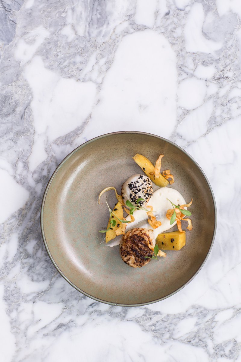 We're serving up a treat for #fishfriday. Full menu here: bit.ly/2pTV95g

📷 Spiced pan-seared scallops with textures of parsnip 📷