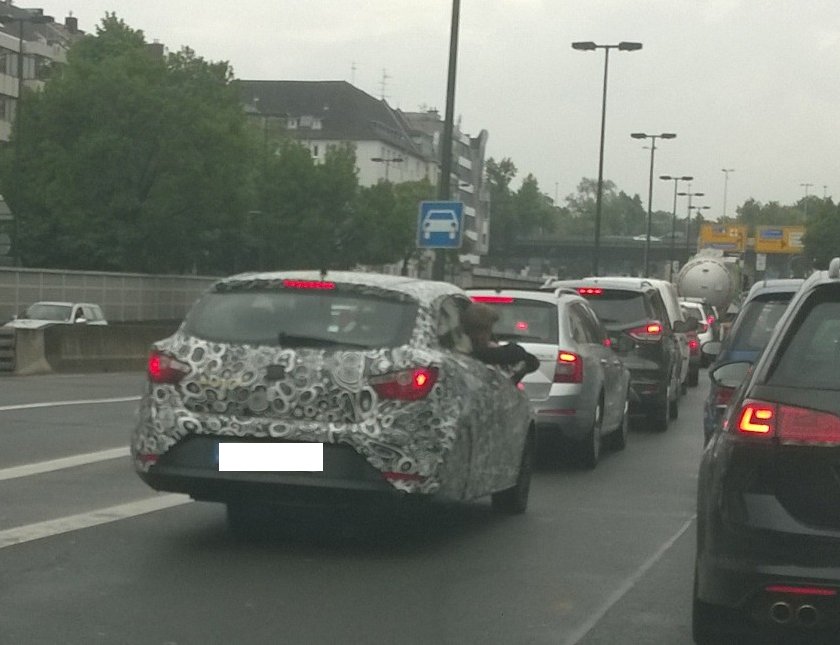 netzwege's tweet photo. Was fährt denn da durch Düsseldorf? Ein #Erlkönig? Keineswegs: Das ist ein #ProtoCar, den man mit 16 fahren darf https://t.co/JJKgUmxQbO #fb https://t.co/naE8FYMwJN