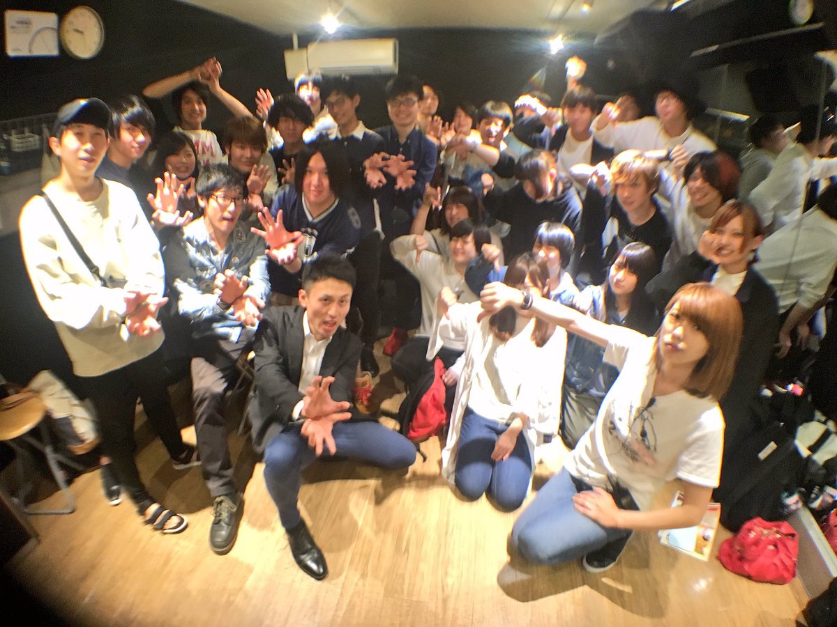 Clock45's tweet photo. 【LIVE情報】
6月3日のライブの詳細です😊

clockは岩崎軍になりました！
すごいバンドに囲まれて緊張していますが少しでも岩崎軍に貢献できればと思ってます👍

チケットですがclockは先着18人の方は500円で販売させていただきます😀

気になる方は返信かDMください！ https://t.co/v1CYcyaPsi