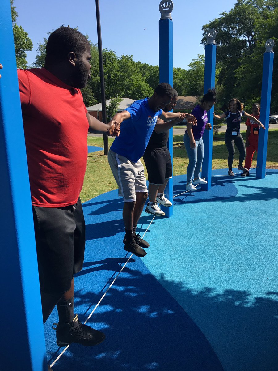 LetiziaGBoone's tweet image. #VSU Trojans working together on the Challenge Course! #VLA2k17