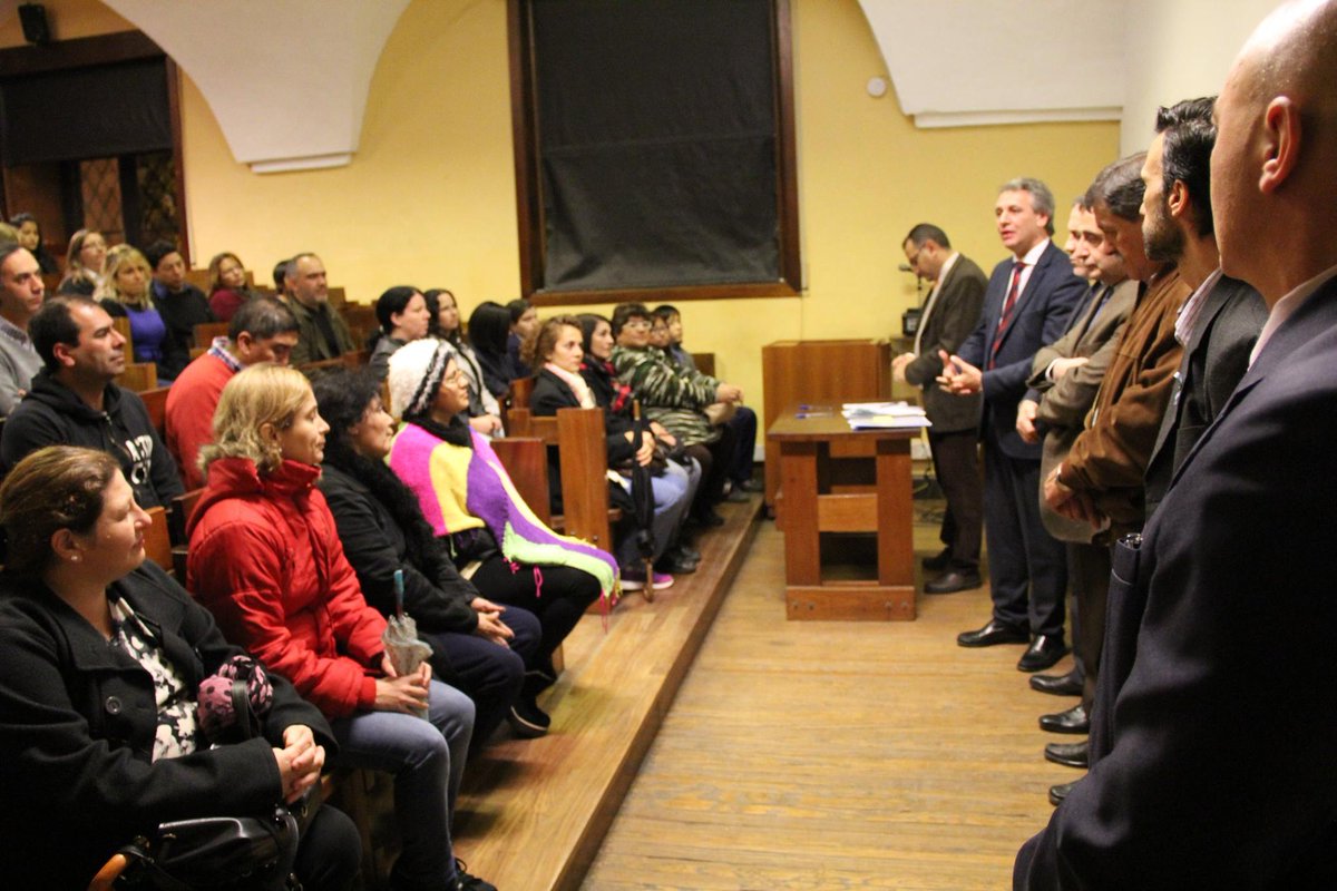 Se hizo entrega, en el Anfiteatro, de becas económicas destinadas a los alumnos de nuestra Institución.