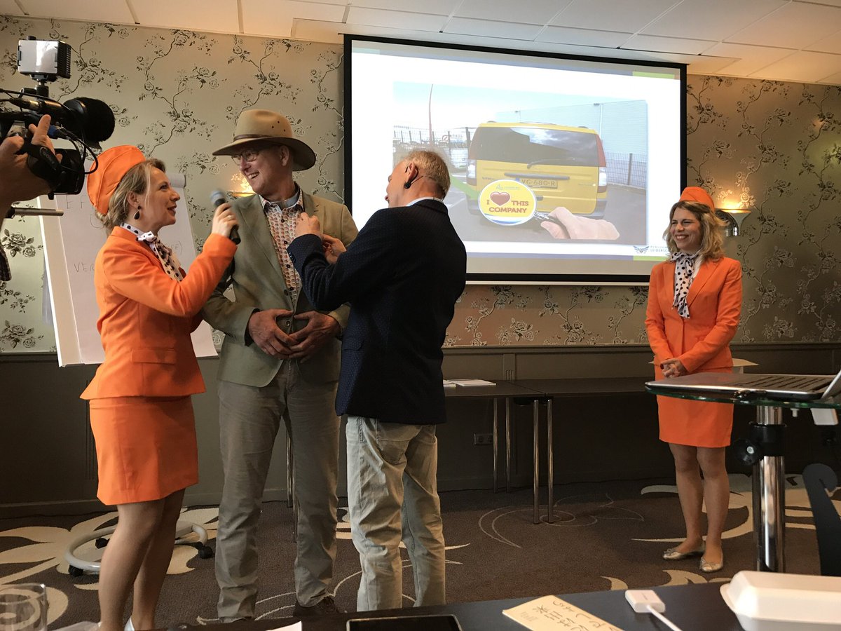 Gaaf! Gast bij hartverwarmend feest #tanido30 en geïnspireerd door <a href="/Egonbeaart/">Egon Beaart</a> over persoonlijk leiderschap. Trots op m'n @bsn studiegenoot